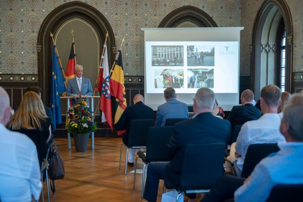Verleihung des Weimarer Dreieck Preises 2024 im Weimarer Rathaus.

Foto: Maik Schuck, Weimar